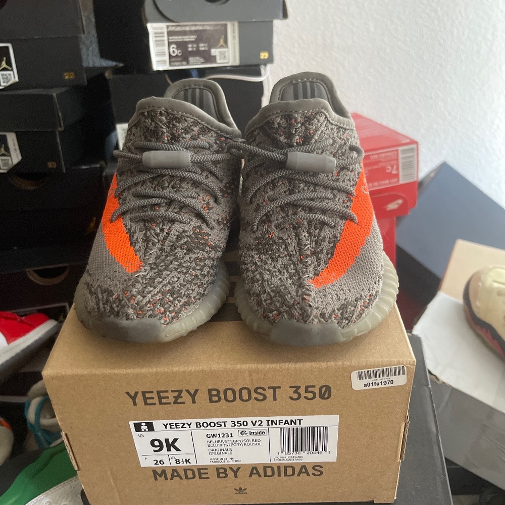 Yeezy Boost size 9